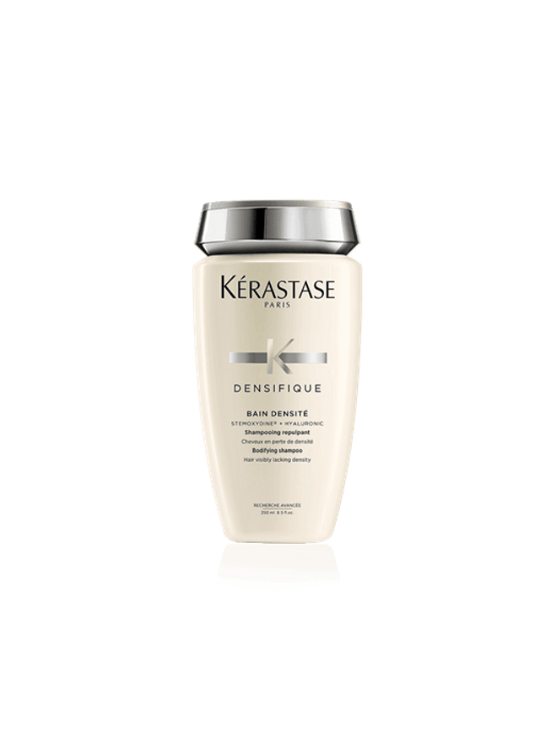 Kérastase Densifique Shampoo es un baño corporizante engrosa el cabello con pérdida de densidad, aportando cuerpo, fuerza y volumen desde la raíz.